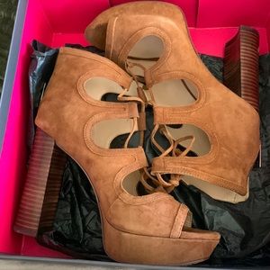 Vince Camuto heels